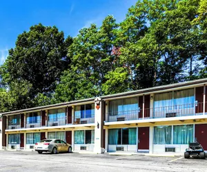 Photo 2 - Edyn Hotel By Townhouse Wytheville US 52