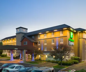 Photo 2 - Holiday Inn Express Philadelphia NE - Langhorne, an IHG Hotel