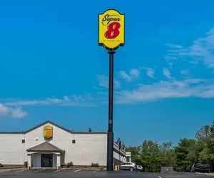 Photo 2 - Super 8 by Wyndham Brownsburg