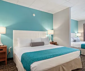 Photo 5 - Elevation Inn & Suites, Trademark Collection by Wyndham