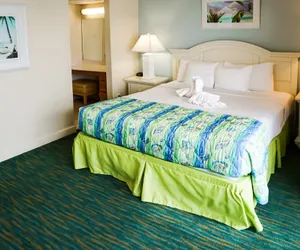 Photo 3 - Landmark Holiday Beach Resort