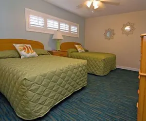 Photo 5 - Landmark Holiday Beach Resort