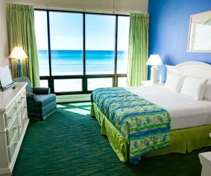 Photo 2 - Landmark Holiday Beach Resort