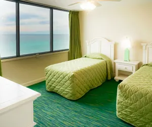 Photo 4 - Landmark Holiday Beach Resort