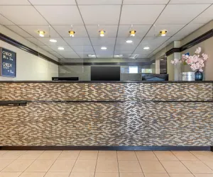 Photo 5 - SureStay Hotel by Best Western East Brunswick