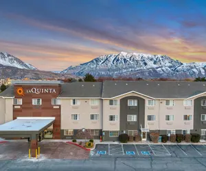 Photo 2 - La Quinta Inn & Suites by Wyndham North Orem