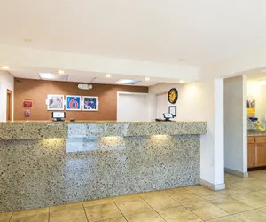 Photo 3 - Motel 6 Alsip, IL