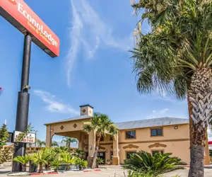 Photo 2 - Econo Lodge Inn & Suites Corpus Christi