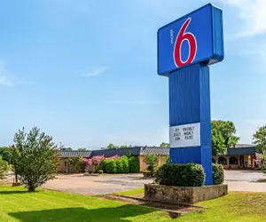 Photo 2 - Motel 6 Natchitoches, LA