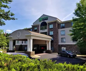 Photo 2 - Holiday Inn Express Apex - Raleigh by IHG