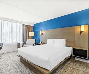 Photo 2 - Best Western Plus Lower South End