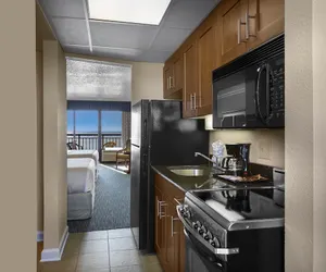 Photo 4 - Holiday Pavilion Resort on the Boardwalk