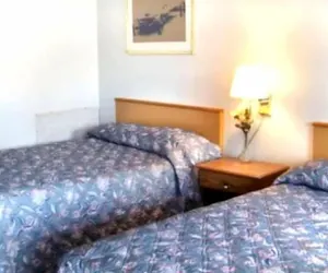 Photo 5 - Monticello Inn