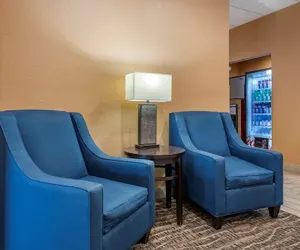 Photo 3 - Comfort Inn & Suites Orlando North