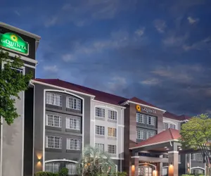 Photo 2 - La Quinta Inn & Suites by Wyndham Atlanta Stockbridge