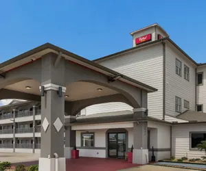 Photo 2 - Red Roof Inn Plus+ Galveston - Beachfront
