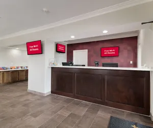 Photo 5 - Red Roof Inn Plus+ Galveston - Beachfront