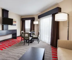 Photo 5 - Holiday Inn Express Hotel Naples Downtown - 5th Avenue