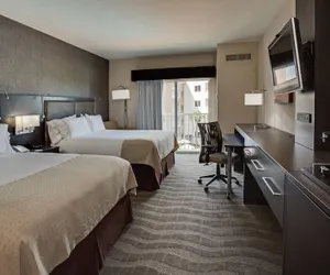 Photo 5 - Holiday Inn Express Hotel Naples Downtown - 5th Avenue