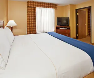 Photo 4 - Holiday Inn Express & Suites St. Louis West - Fenton, an IHG Hotel