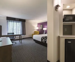 Photo 5 - La Quinta Inn & Suites by Wyndham Dallas Plano West