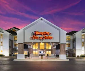 Photo 2 - Hampton Inn & Suites Chicago/Hoffman Estates