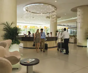 Photo 3 - Hotel Riu Plaza Miami Beach