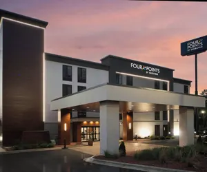 Photo 2 - Four Points by Sheraton Fayetteville Fort Liberty