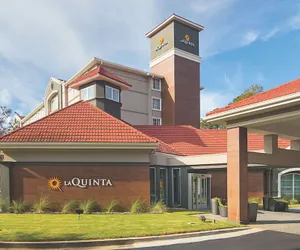 Photo 2 - La Quinta Inn & Suites by Wyndham Atlanta Conyers