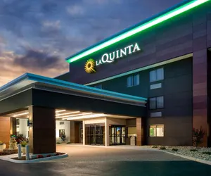 Photo 2 - La Quinta Inn & Suites by Wyndham Roanoke Salem