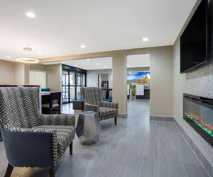 Photo 3 - La Quinta Inn & Suites by Wyndham Roanoke Salem