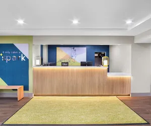 Photo 5 - Spark by Hilton Grapevine DFW North