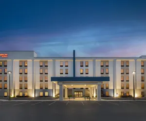 Photo 2 - Hampton Inn Altoona