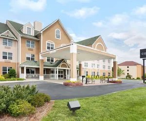 Photo 2 - Country Inn & Suites by Radisson, Burlington (Elon), NC