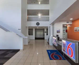 Photo 3 - Motel 6 Bedford, TX - Fort Worth