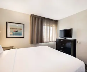 Photo 3 - Sonesta Simply Suites Phoenix Glendale