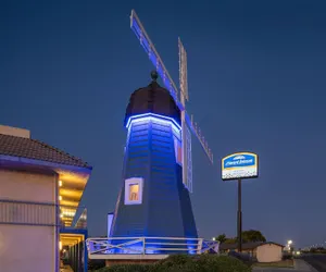 Photo 2 - Howard Johnson by Wyndham Modesto Ceres