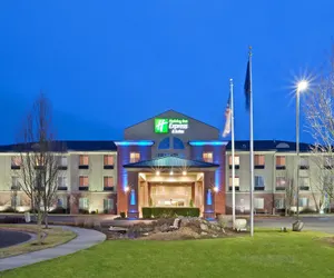 Photo 2 - Holiday Inn Express & Suites Albany, an IHG Hotel