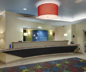 Photo 2 - Holiday Inn Express Hotel & Suites Saginaw, an IHG Hotel