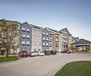 Photo 2 - Staybridge Suites Cedar Rapids North, an IHG Hotel