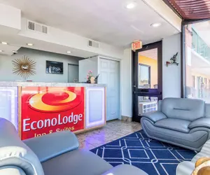 Photo 5 - Econo Lodge Inn & Suites Macon North