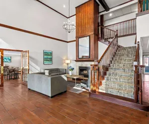 Photo 5 - Best Western Fort Wayne Inn & Suites North