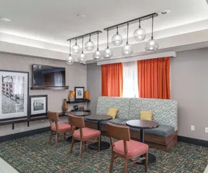 Photo 3 - Hampton Inn Bloomington West