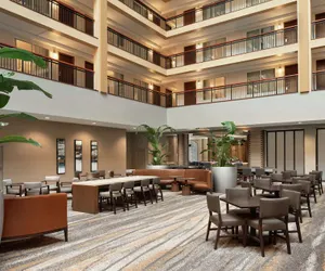 Photo 2 - Embassy Suites by Hilton Cleveland Rockside