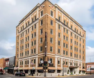 Photo 2 - Hotel Bothwell Sedalia Central District, an Ascend Collection Hotel