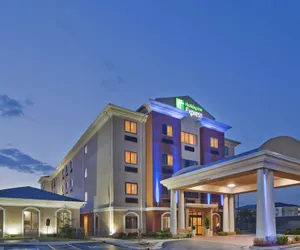 Photo 2 - Holiday Inn Express & Suites Midwest, an IHG Hotel