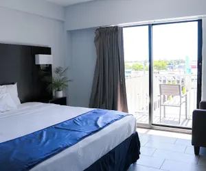 Photo 4 - Sun and Sand Resort Oceanfront Suites