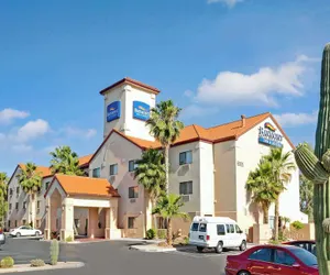 Photo 2 - Baymont by Wyndham Tucson Airport