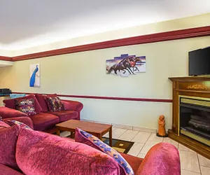 Photo 4 - Econo Lodge Inn & Suites