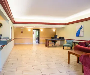 Photo 3 - Econo Lodge Inn & Suites
